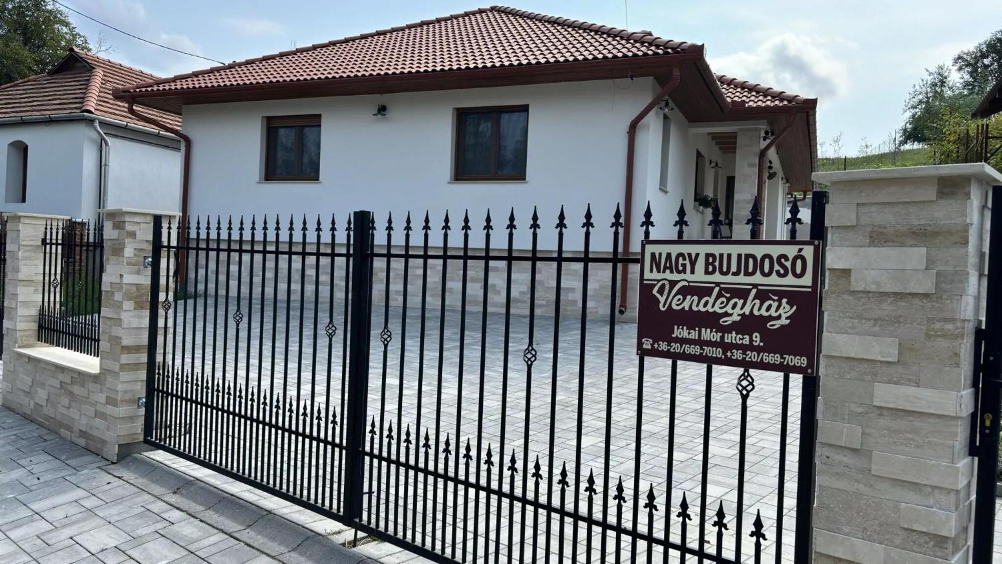 Nagy Bujdoso Vendeghaz *